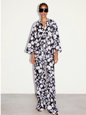 FLORAL PRINT STRAIGHT CUT PANTS
